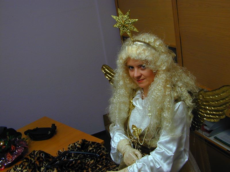 2000.12.10a.17.jpg